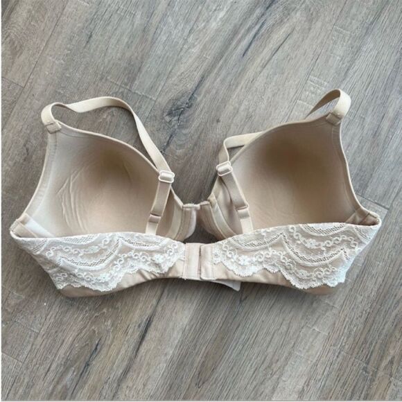 NWOT Maidenform Light Lined Full Coverage Bra - Picture 2 of 3